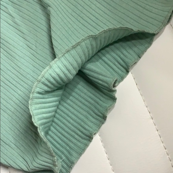 Green trim lace crop top - Picture 4 of 4